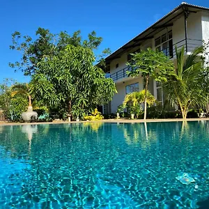Bed & Breakfast Sapphire Garden, Habarana